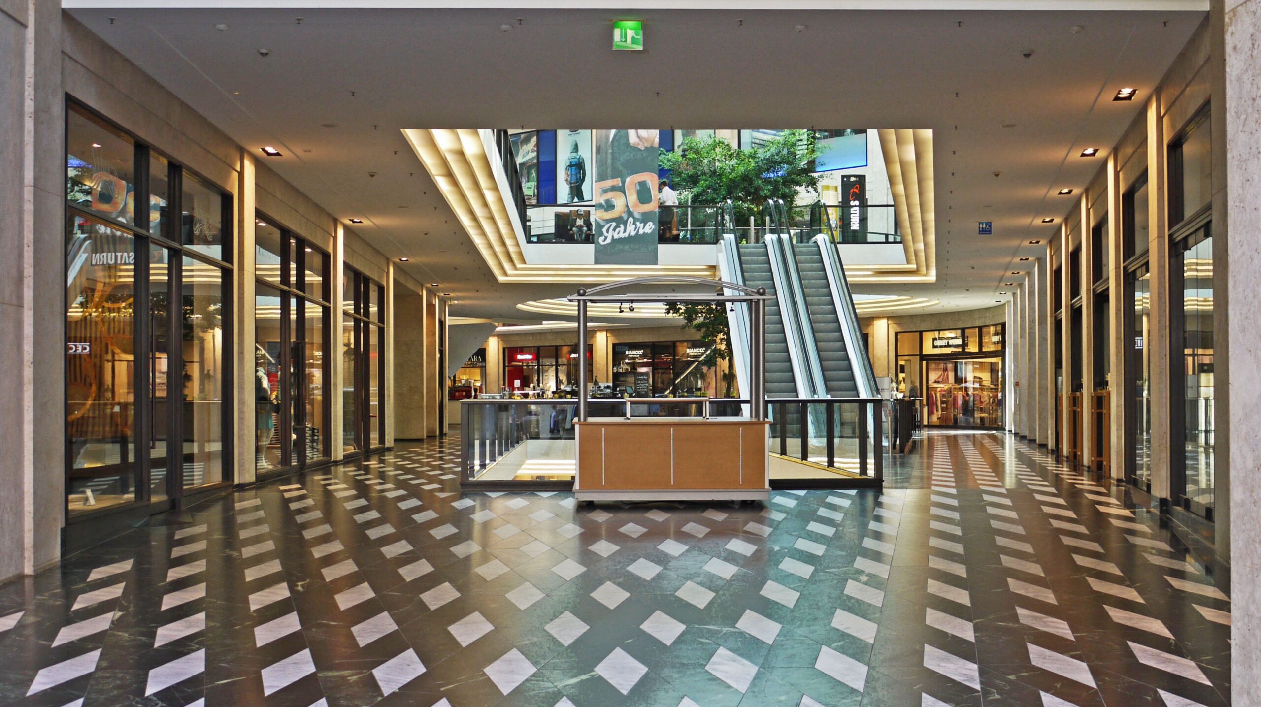 Shopping Mall; Energy Monitoring for Managed Buildings